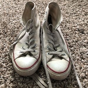 High top Converse.